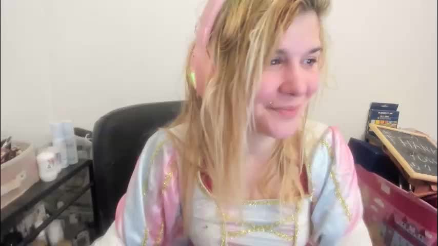artsyandcraftsy_ Cam Model Chat February 23, 2026
