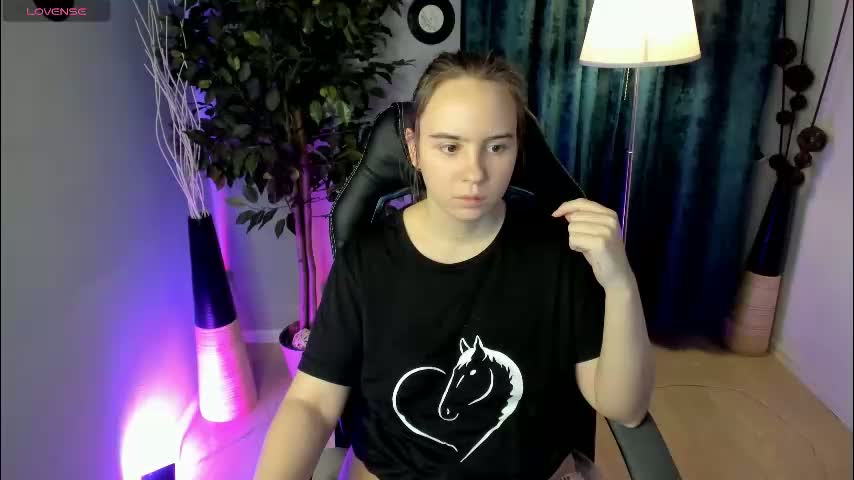 l1ka_one Cam Model Chat February 24, 2026