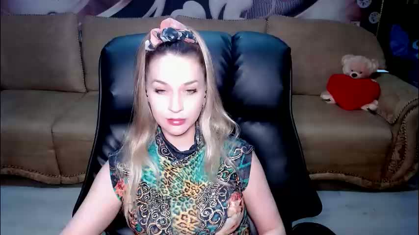 lovellymalina Cam Model Chat February 24, 2026
