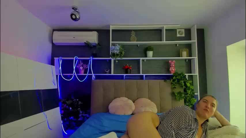 stephierousee Cam Model Chat February 24, 2026