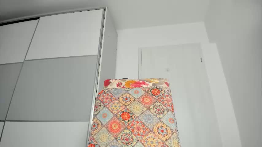 snow_flakee Cam Model Chat February 24, 2026