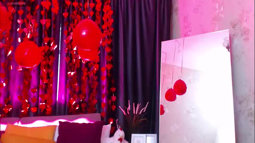 nina_b1um Cam Model Chat February 24, 2026