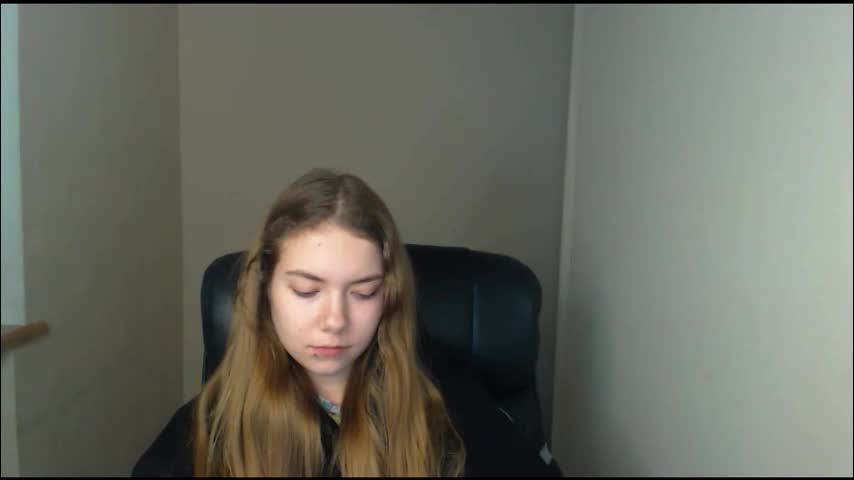 zoey_deuttch Cam Model Chat February 24, 2026