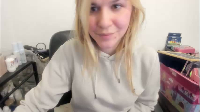 artsyandcraftsy_ Cam Model Chat February 24, 2026