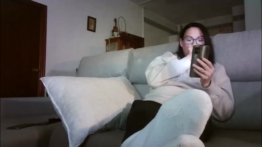 lolahueso Cam Model Chat February 24, 2026