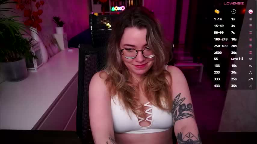 remywild Cam Model Chat February 25, 2026
