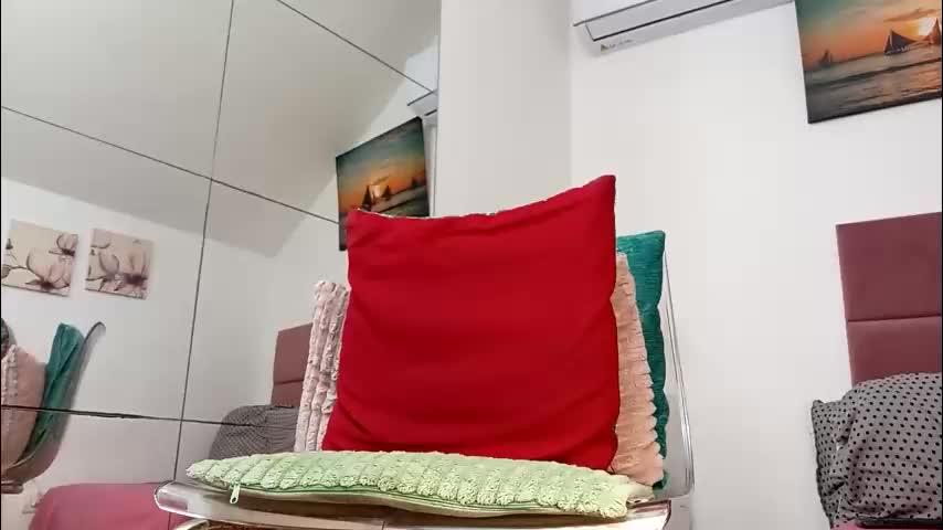 julianejae Cam Model Chat February 25, 2026