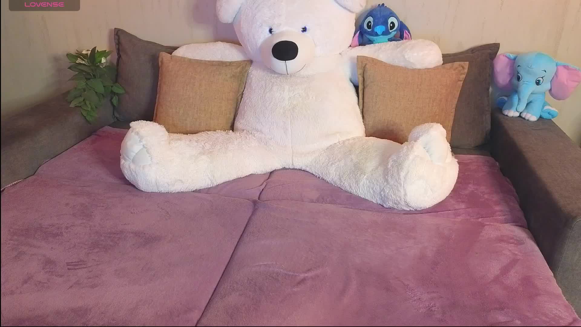 Rosalinelov Cam Model Chat February 28, 2026