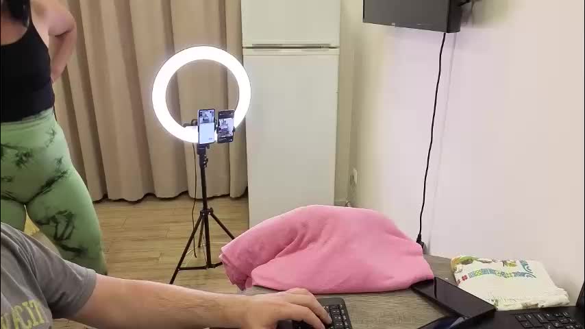 best_ass2000 Cam Model Chat March 1, 2026