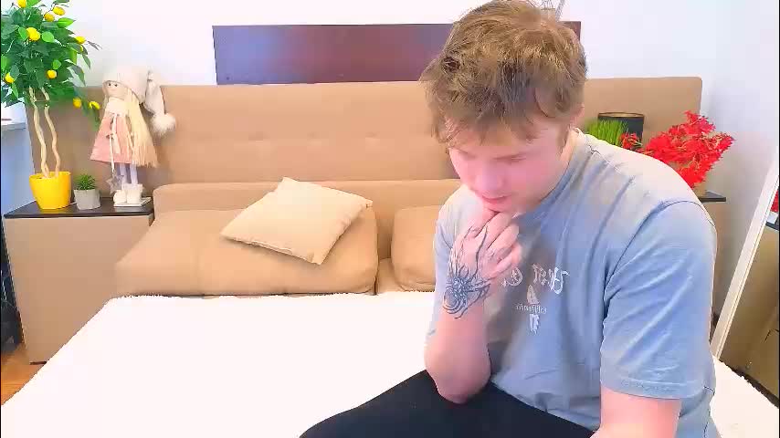 ollistiw Cam Model Chat March 1, 2026