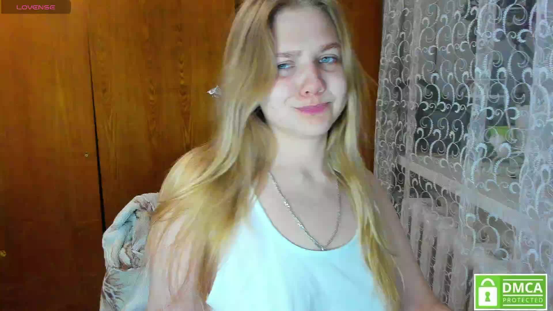 Emma-Frizea Cam Model Chat March 1, 2026