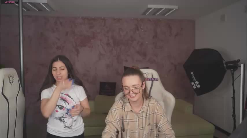 bright_diamonds_054 Cam Model Chat March 2, 2026