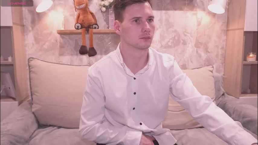 fluffy_hat Cam Model Chat March 4, 2026