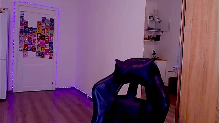 sailormoon666_ Cam Model Chat March 4, 2026