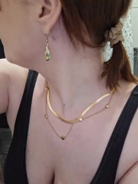 -Molly Cam Model Chat March 4, 2026