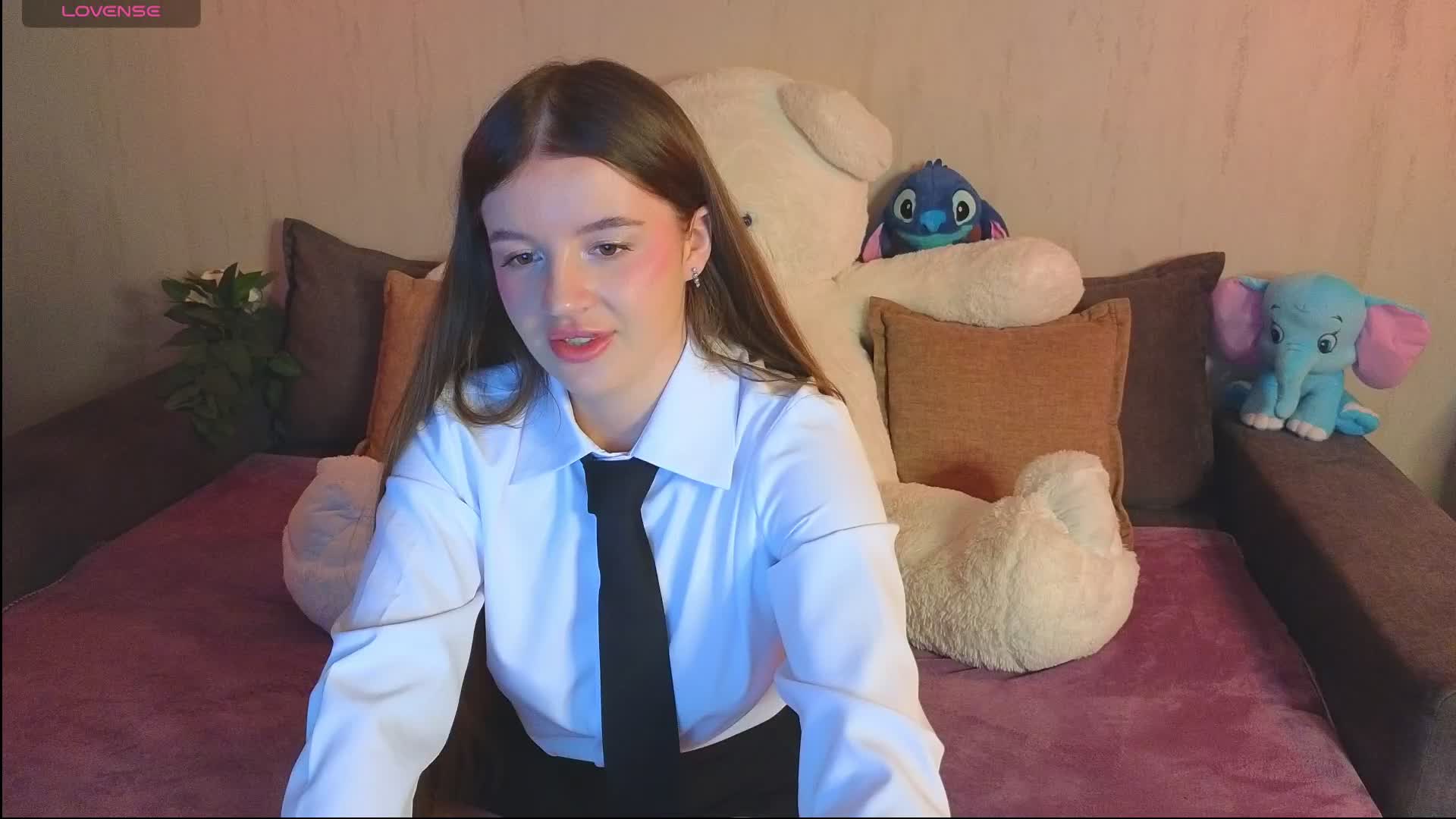 Rosalinelov Cam Model Chat March 6, 2026