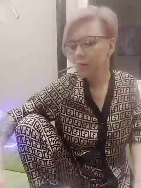 TilyTily Cam Model Chat March 6, 2026