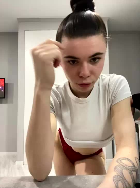 Room_of_love Cam Model Chat March 6, 2026