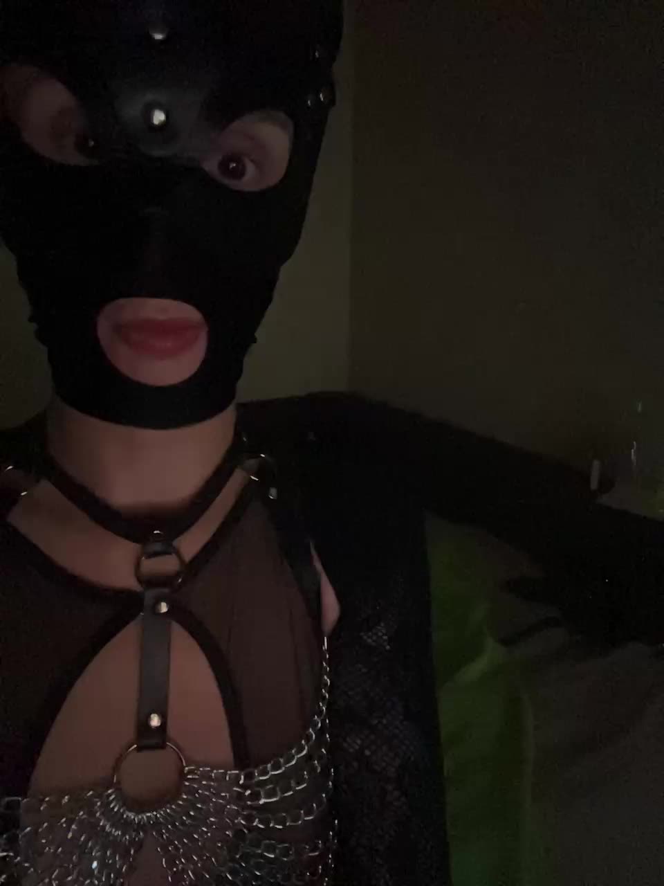 MadmenLovers Cam Model Chat March 8, 2026