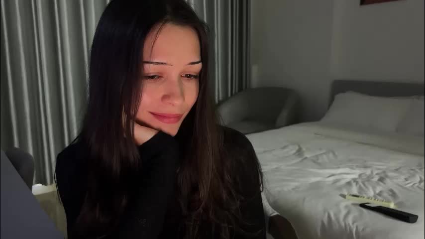 a_p_p_l_e Cam Model Chat March 8, 2026