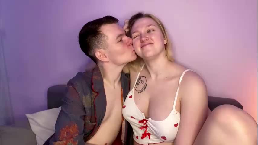 julielourens Cam Model Chat March 10, 2026