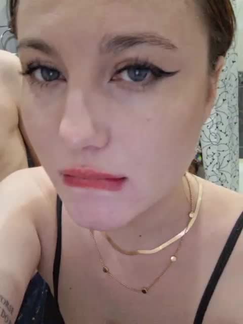 -Molly Cam Model Chat March 11, 2026