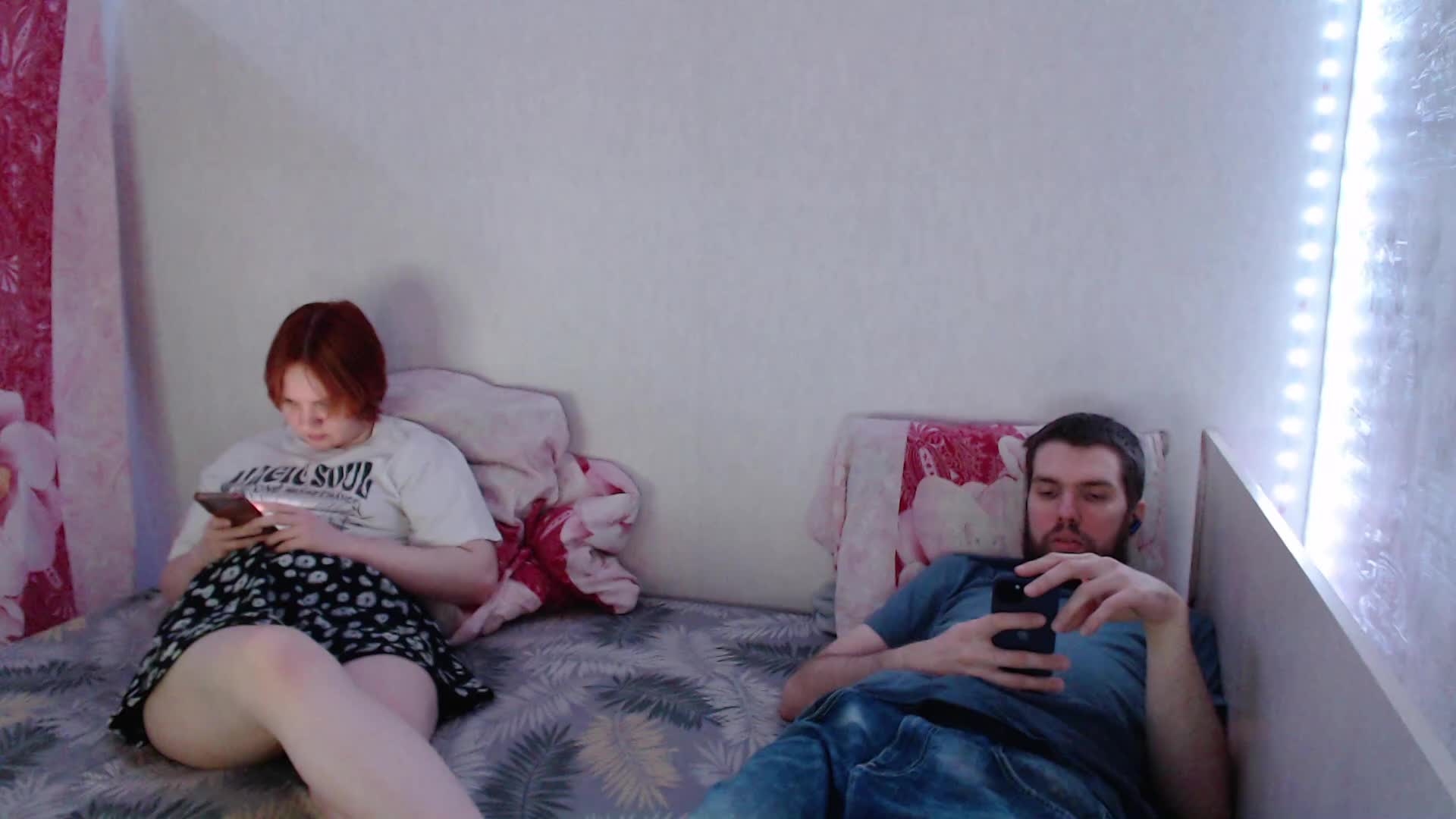 ElectroCinnamon Cam Model Chat March 11, 2026