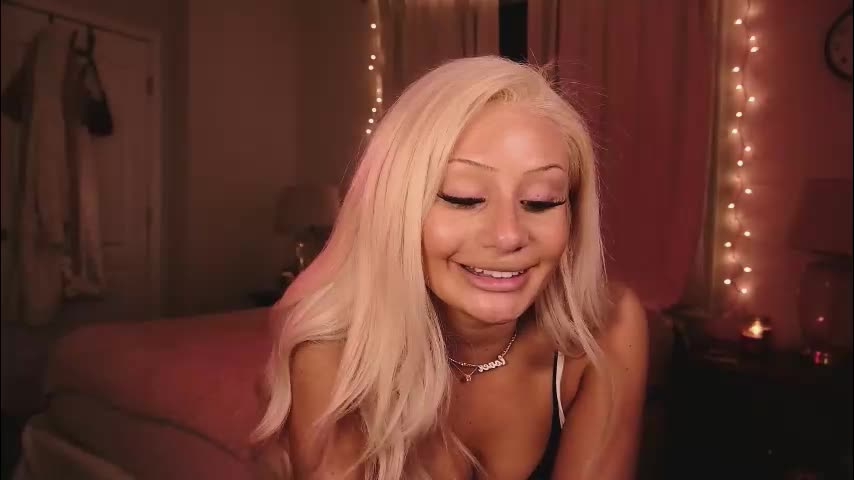 daisyy888 Cam Model Chat March 11, 2026