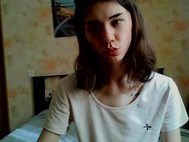 Kiitaa Cam Model Chat March 11, 2026