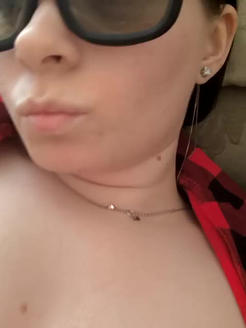 Lyoublue Cam Model Chat March 11, 2026