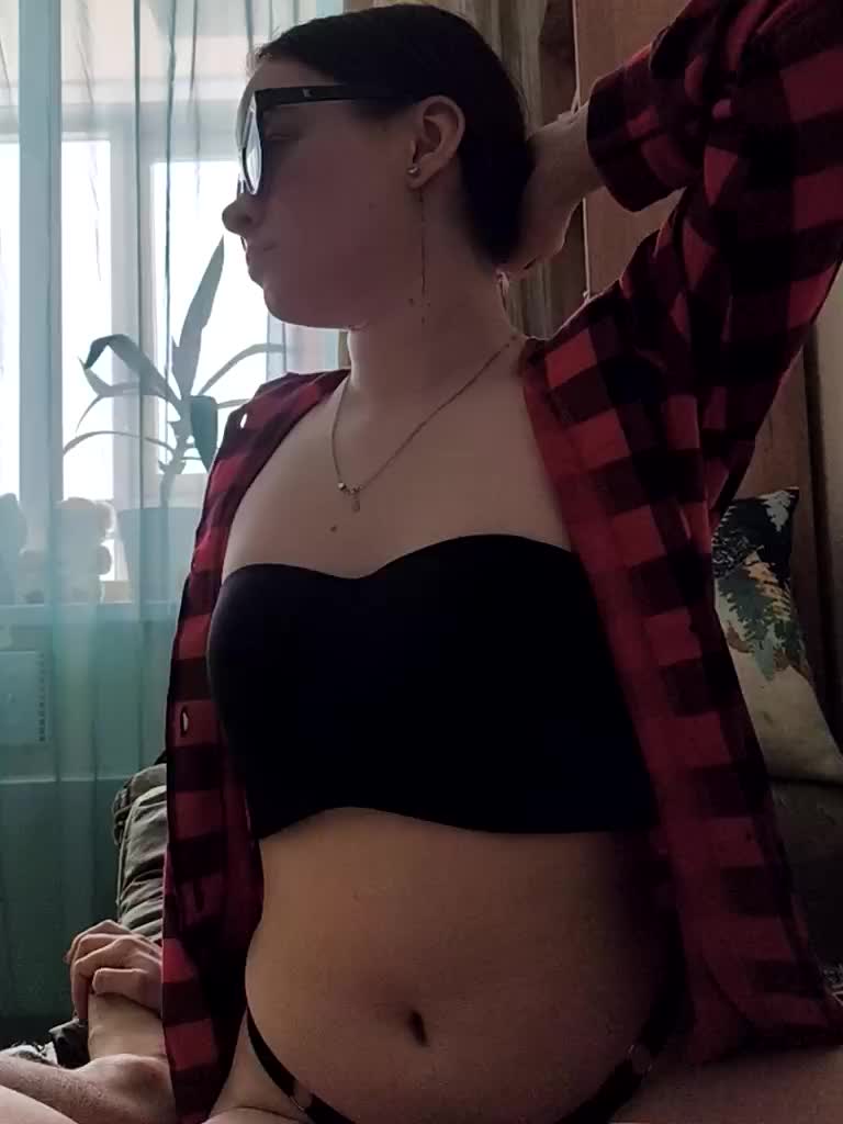 Lyoublue Cam Model Chat March 11, 2026