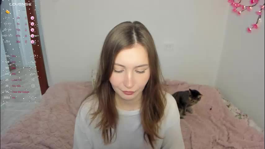 eumomino Cam Model Chat March 15, 2026