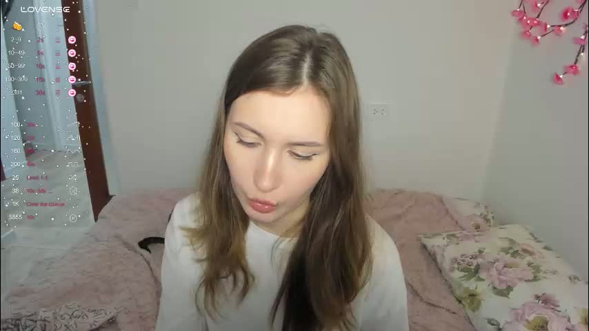 eumomino Cam Model Chat March 15, 2026