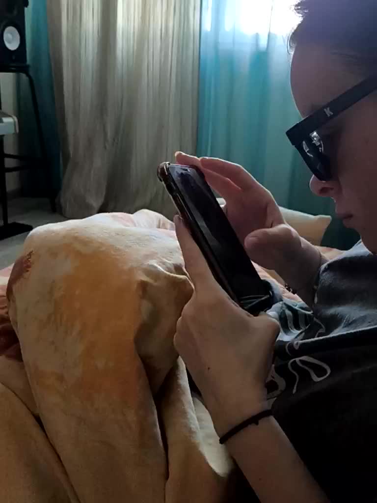 Lyoublue Cam Model Chat March 15, 2026