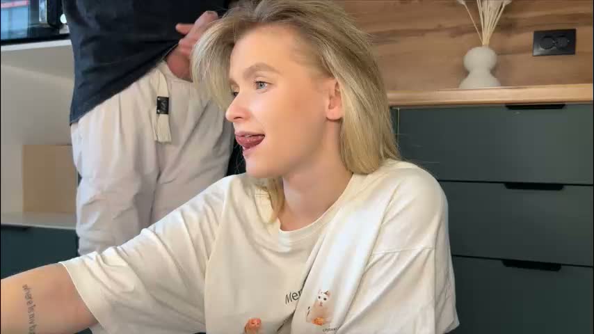 adele_nick2202 Cam Model Chat March 15, 2026