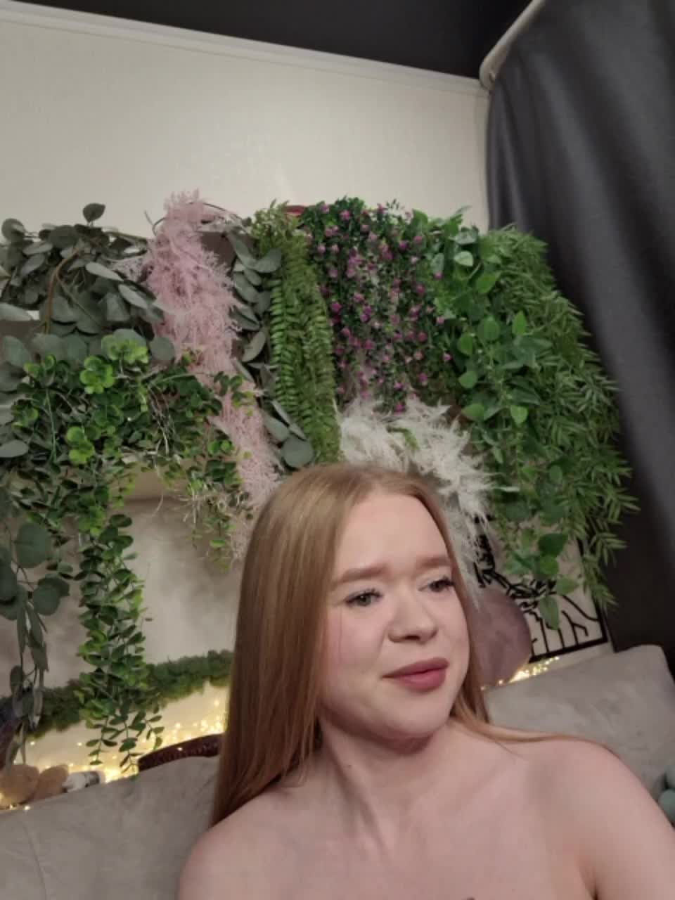 -scyrim- Cam Model Chat March 16, 2026