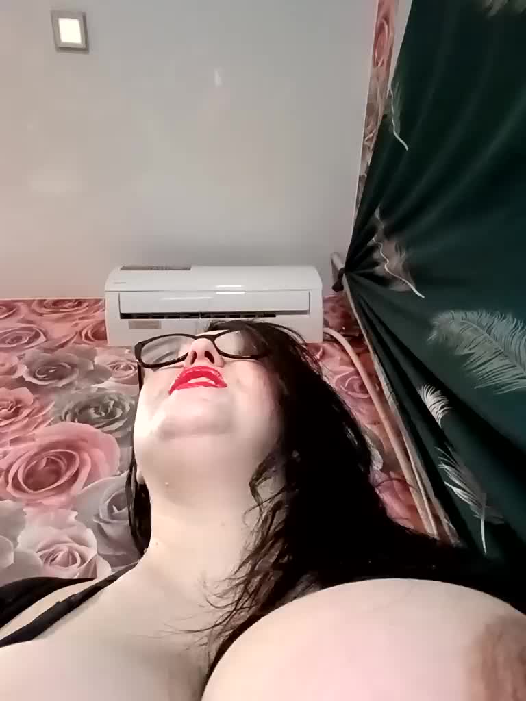 ViktoryDimond Cam Model Chat March 16, 2026