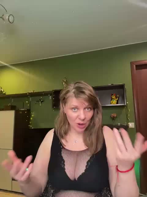 Veronika_Gold Cam Model Chat March 16, 2026