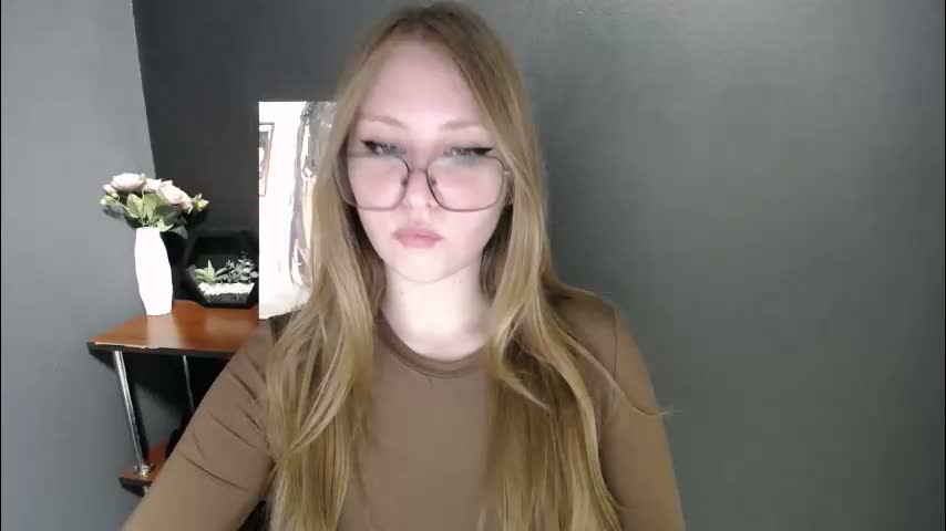 cute_minx Cam Model Chat March 16, 2026