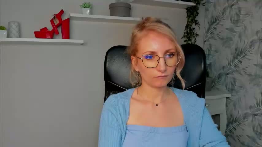 cinderellamoon Cam Model Chat March 17, 2026