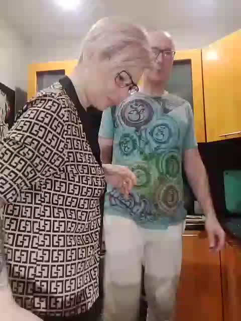 TilyTily Cam Model Chat March 18, 2026