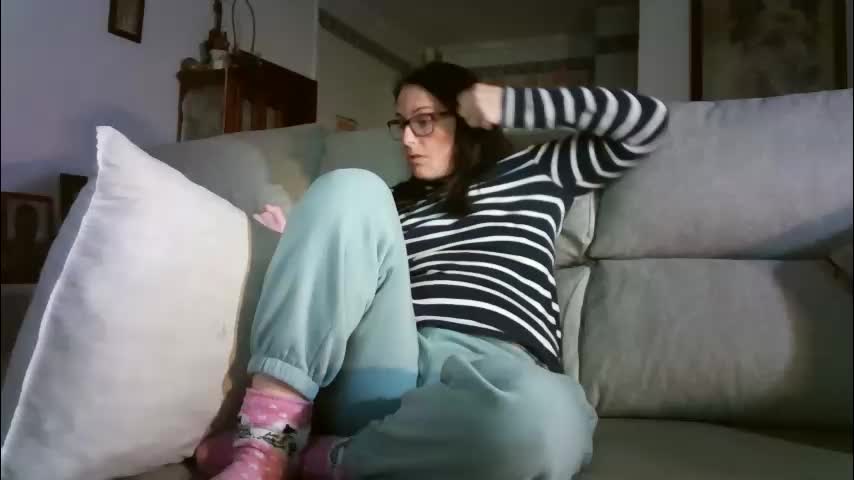 lolahueso Cam Model Chat March 18, 2026