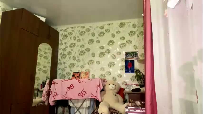 stephaniflicek Cam Model Chat March 18, 2026