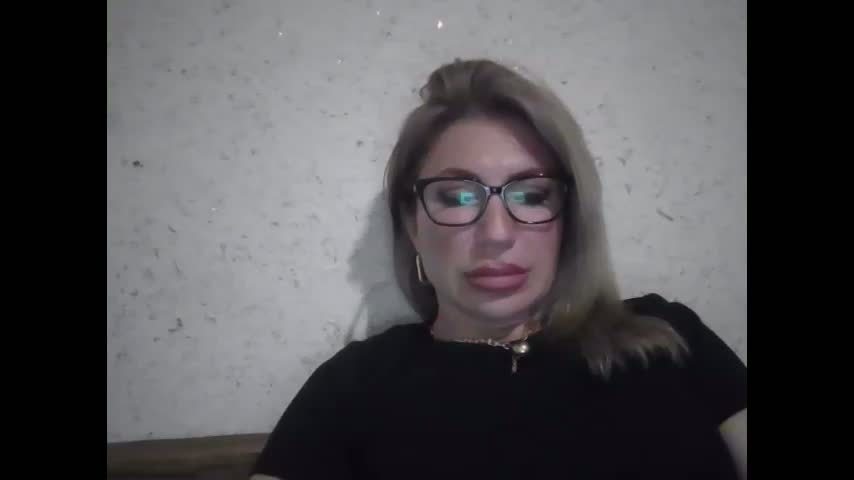 fox_red_lady7 Cam Model Chat March 18, 2026