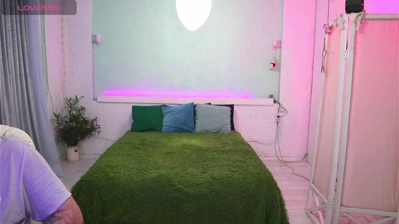 AlisaAleks Cam Model Chat March 18, 2026