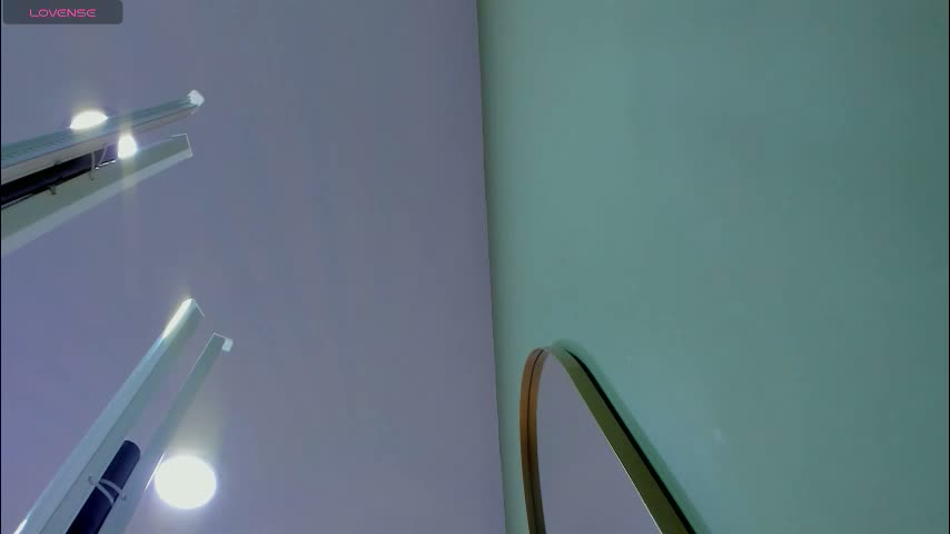 roxannemorguet_ Cam Model Chat March 18, 2026