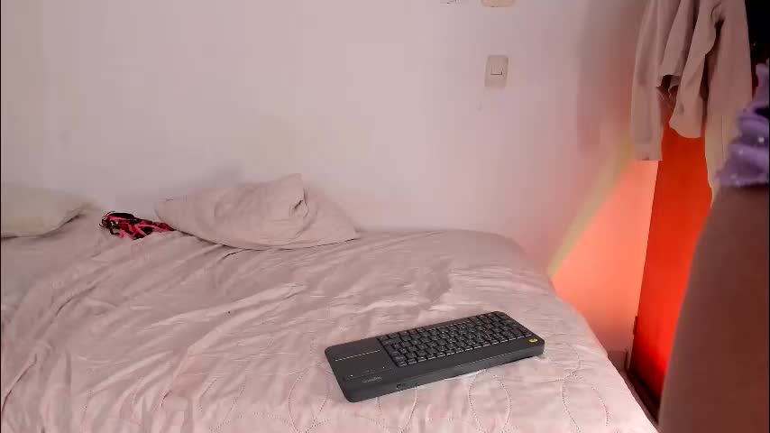 juliassexx Cam Model Chat March 18, 2026