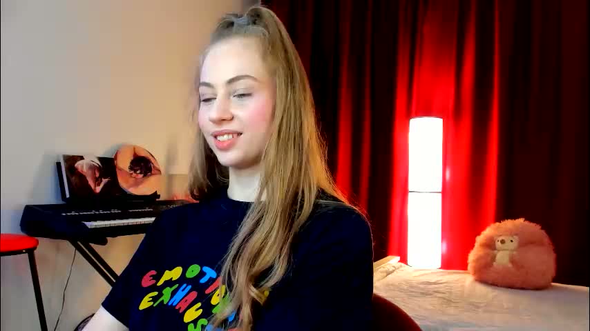 the_steel_magnolia_ Cam Model Chat March 18, 2026