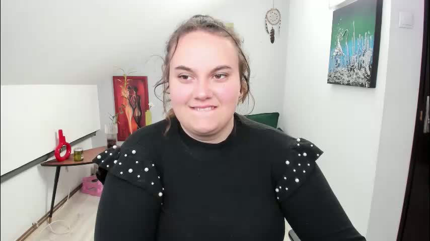elvirajones Cam Model Chat March 18, 2026