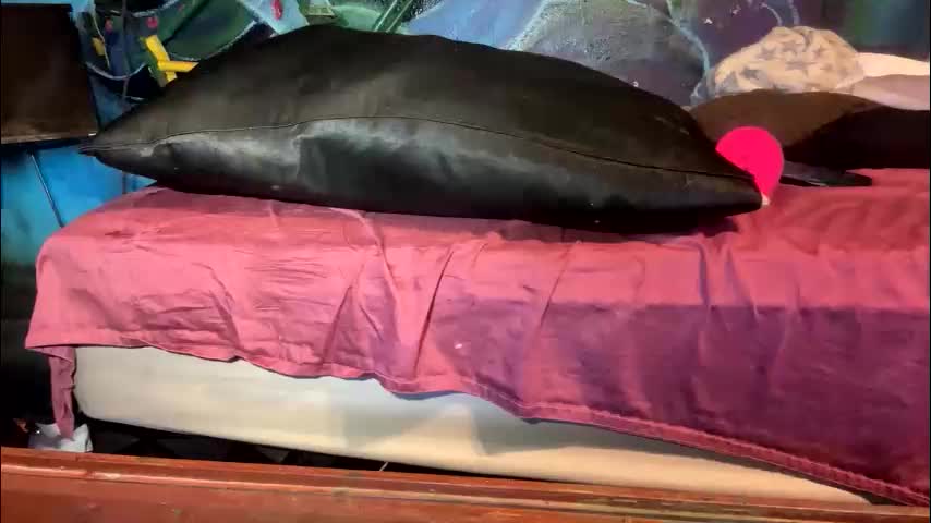 supremelifers Cam Model Chat March 19, 2026